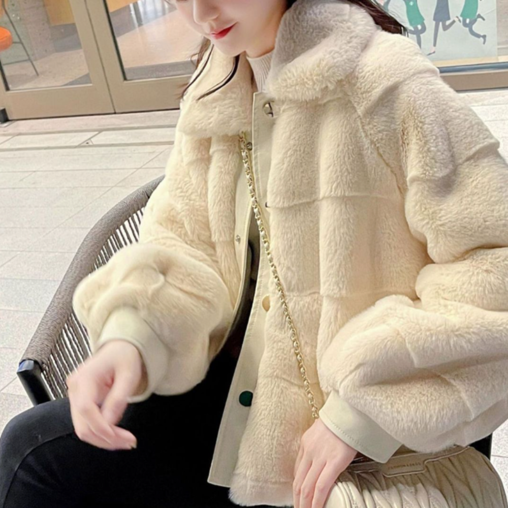 Womens Short Faux Fur Vegan Friendly Jacket