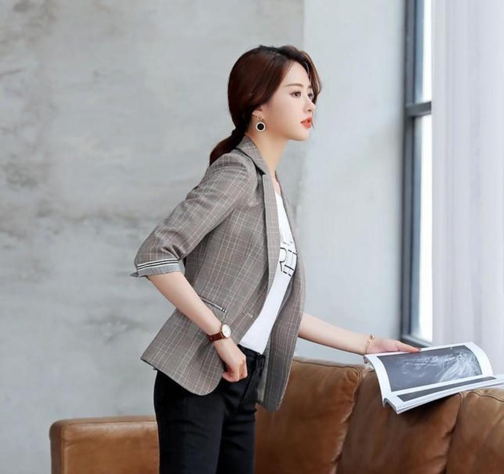 Womens Slim Fit Quarter Sleeve Single Button Blazer